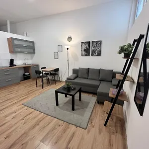 apartement-central-40qm-wi-fi-free-parking-calm-back-house-10c.dusseldorf-hotel.net/